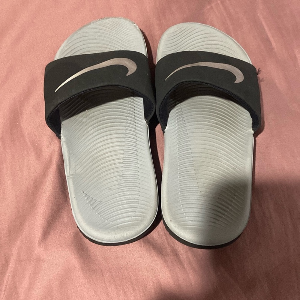 Nike unisex slides